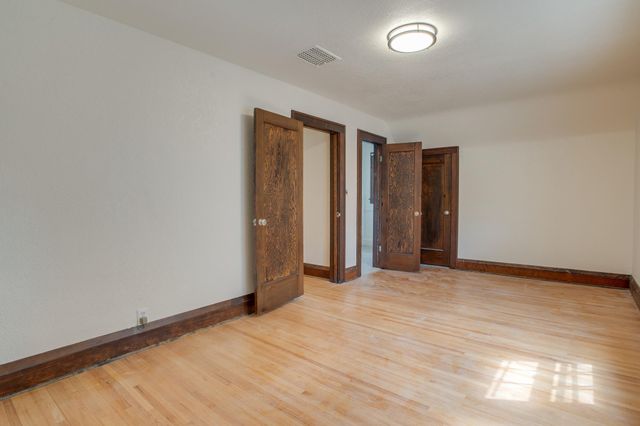 1261 4th Street N, Fargo, ND 58102