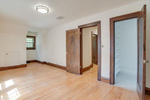 1261 4th Street N, Fargo, ND 58102