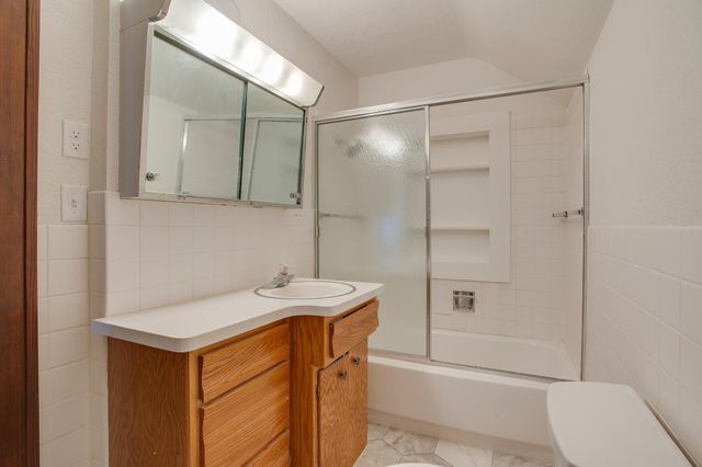 1261 4th Street N, Fargo, ND 58102