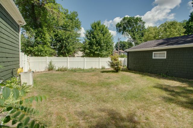 1261 4th Street N, Fargo, ND 58102