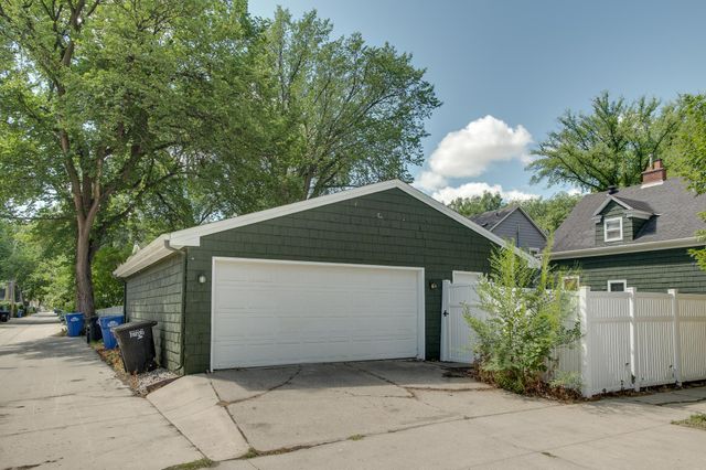 1261 4th Street N, Fargo, ND 58102