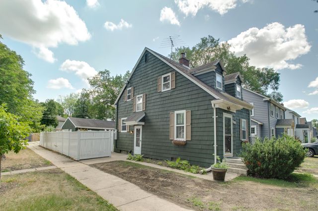 1261 4th Street N, Fargo, ND 58102