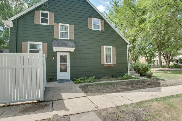 1261 4th Street N, Fargo, ND 58102