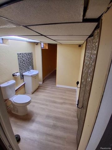24231 Jerome Street, Oak Park, MI 48237