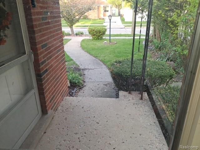 24231 Jerome Street, Oak Park, MI 48237