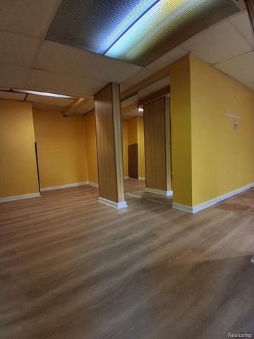 24231 Jerome Street, Oak Park, MI 48237