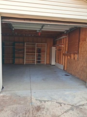 24231 Jerome Street, Oak Park, MI 48237