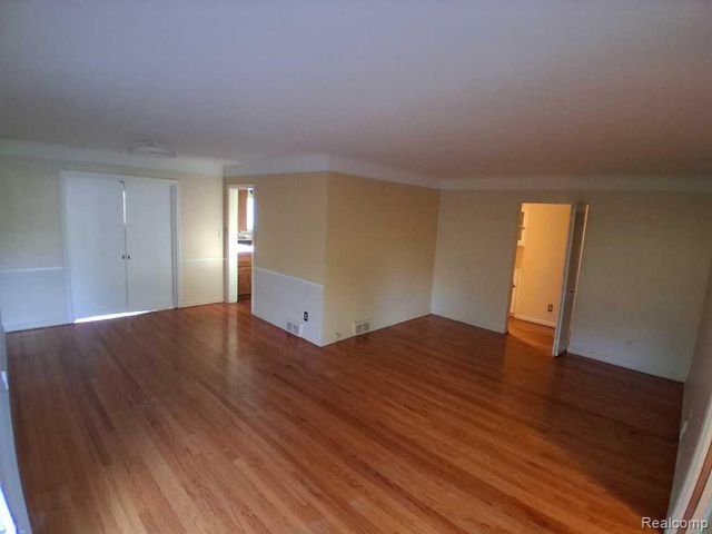 24231 Jerome Street, Oak Park, MI 48237