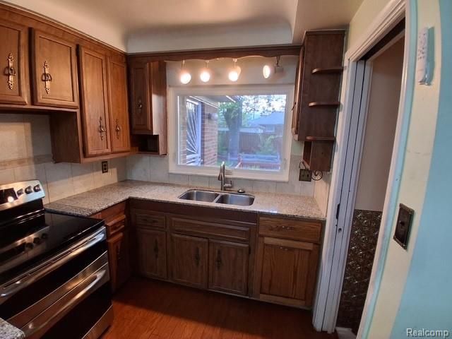 24231 Jerome Street, Oak Park, MI 48237