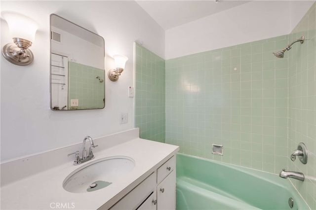 19122 Chase Street, Northridge, CA 91324