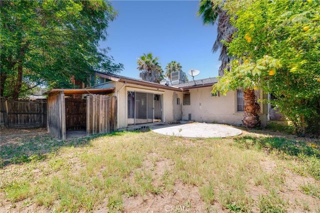 19122 Chase Street, Northridge, CA 91324