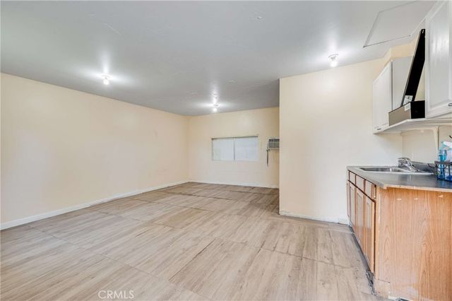 19122 Chase Street, Northridge, CA 91324