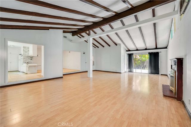 19122 Chase Street, Northridge, CA 91324