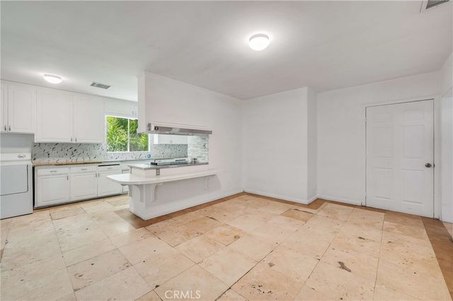 19122 Chase Street, Northridge, CA 91324