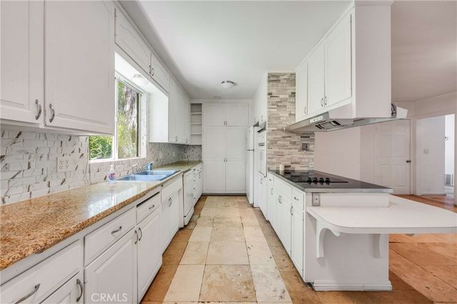 19122 Chase Street, Northridge, CA 91324
