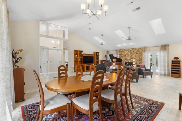 6407 E 112TH AVENUE, Temple Terrace, FL 33617