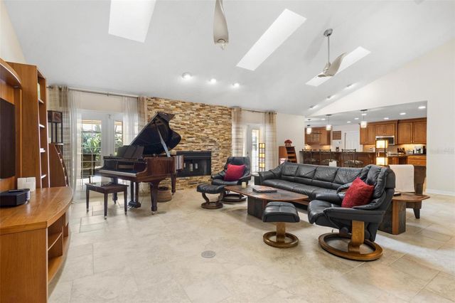 6407 E 112TH AVENUE, Temple Terrace, FL 33617