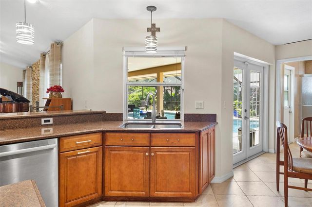 6407 E 112TH AVENUE, Temple Terrace, FL 33617