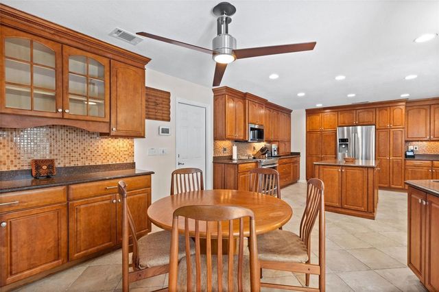 6407 E 112TH AVENUE, Temple Terrace, FL 33617