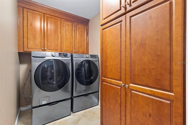 6407 E 112TH AVENUE, Temple Terrace, FL 33617