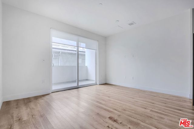 5657 Virginia Avenue 202, Los Angeles, CA 90038