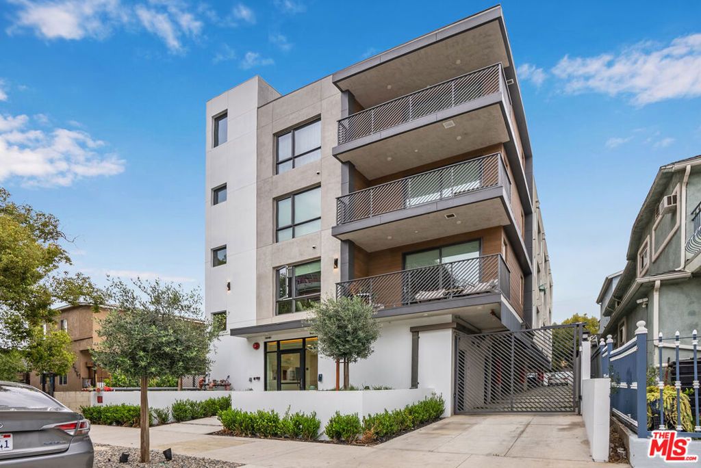 5657 Virginia Avenue 202, Los Angeles, CA 90038