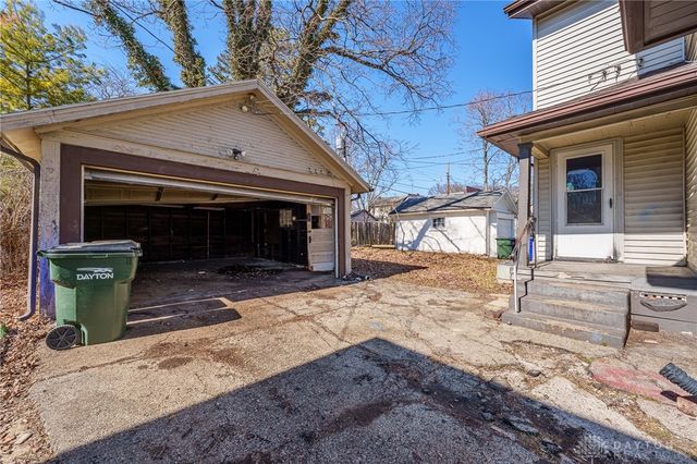 423 Sandalwood Drive, Dayton, OH 45405