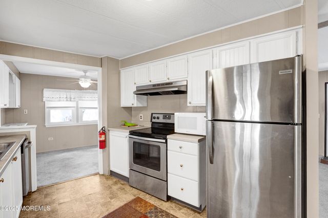 70 Woodchuck Parkway, Whiting, NJ 08759