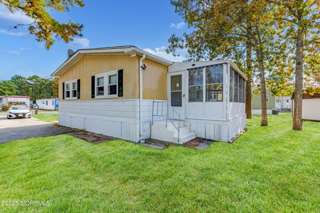 70 Woodchuck Parkway, Whiting, NJ 08759