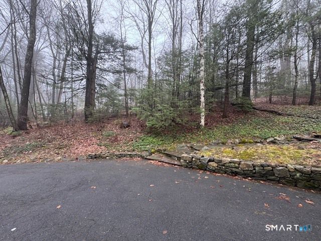 17 Robin Drive, Barkhamsted, CT 06063