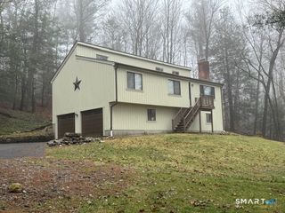 17 Robin Drive, Barkhamsted, CT 06063