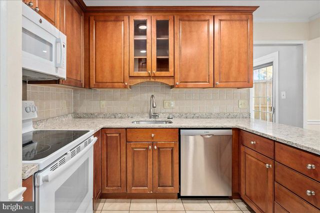 3026 BATTERSEA LN, Alexandria, VA 22309