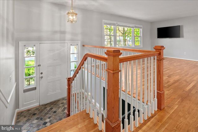 3026 BATTERSEA LN, Alexandria, VA 22309