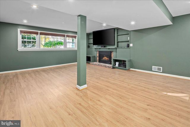 3026 BATTERSEA LN, Alexandria, VA 22309