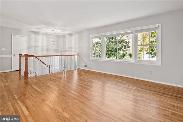 3026 BATTERSEA LN, Alexandria, VA 22309