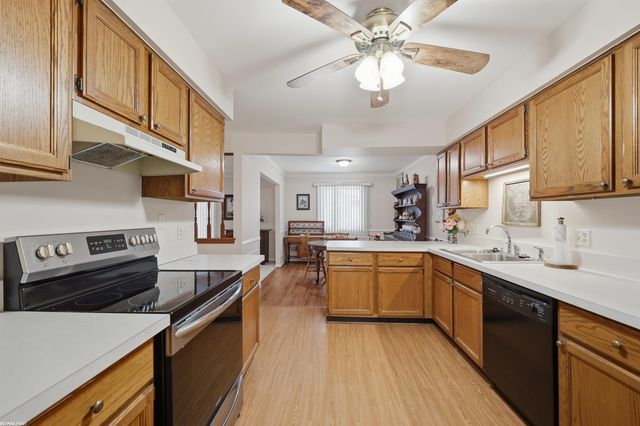 664 Country Club Street, Saint Clair Shores, MI 48082