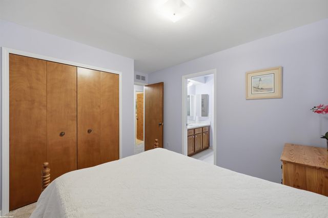 664 Country Club Street, Saint Clair Shores, MI 48082