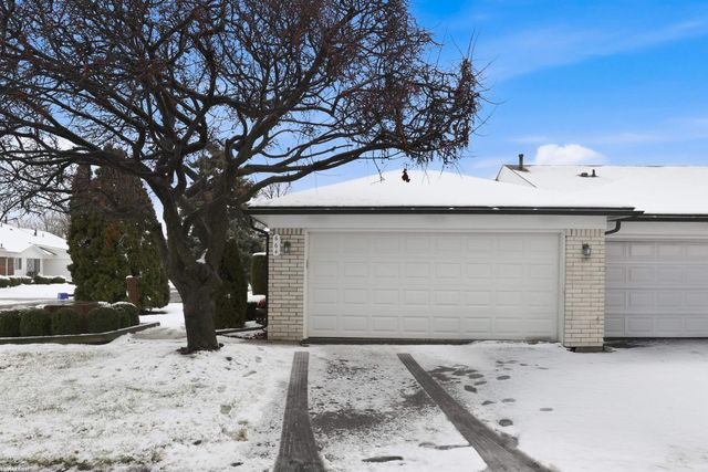 664 Country Club Street, Saint Clair Shores, MI 48082