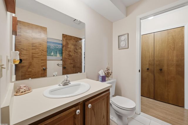 664 Country Club Street, Saint Clair Shores, MI 48082