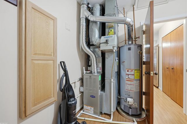 664 Country Club Street, Saint Clair Shores, MI 48082