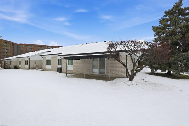 664 Country Club Street, Saint Clair Shores, MI 48082