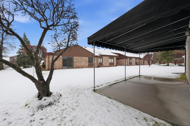 664 Country Club Street, Saint Clair Shores, MI 48082