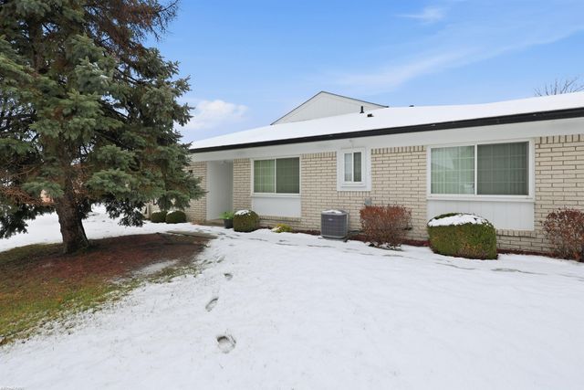 664 Country Club Street, Saint Clair Shores, MI 48082