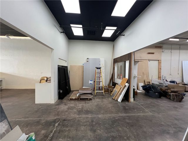 105 Spring Street, Springdale, AR 72764