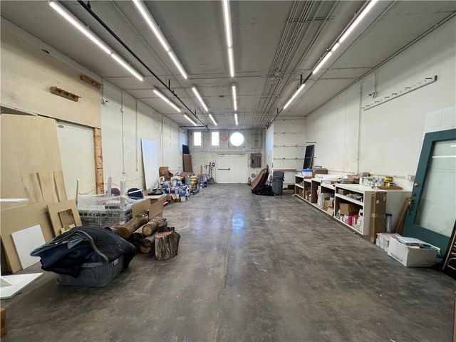 105 Spring Street, Springdale, AR 72764