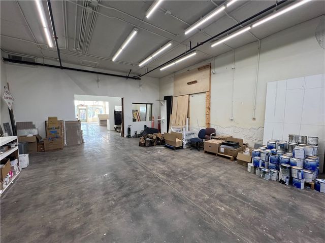 105 Spring Street, Springdale, AR 72764