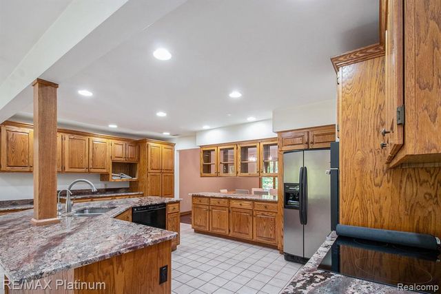 4352 Fenton Road, Hartland, MI 48353