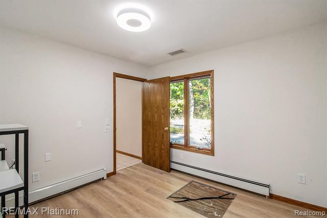 4352 Fenton Road, Hartland, MI 48353