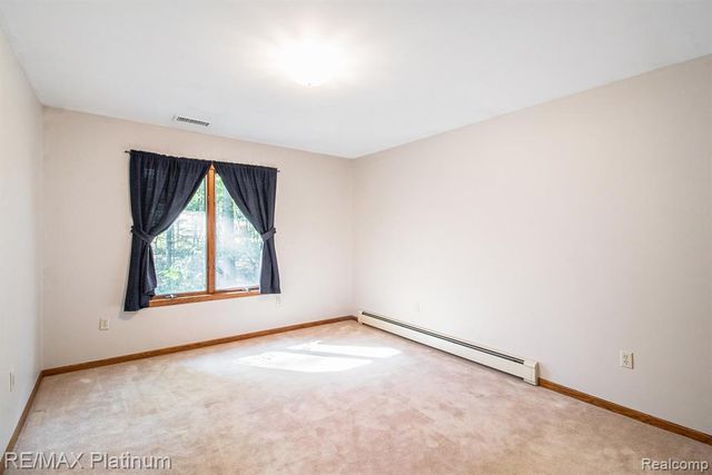 4352 Fenton Road, Hartland, MI 48353