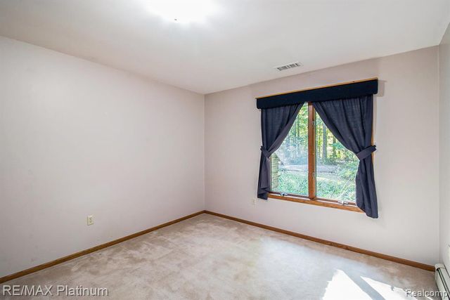 4352 Fenton Road, Hartland, MI 48353